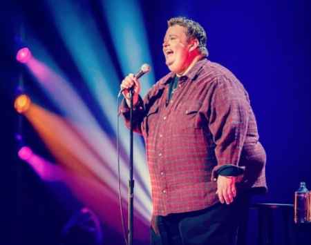Standup Comedian Ralphie May in action